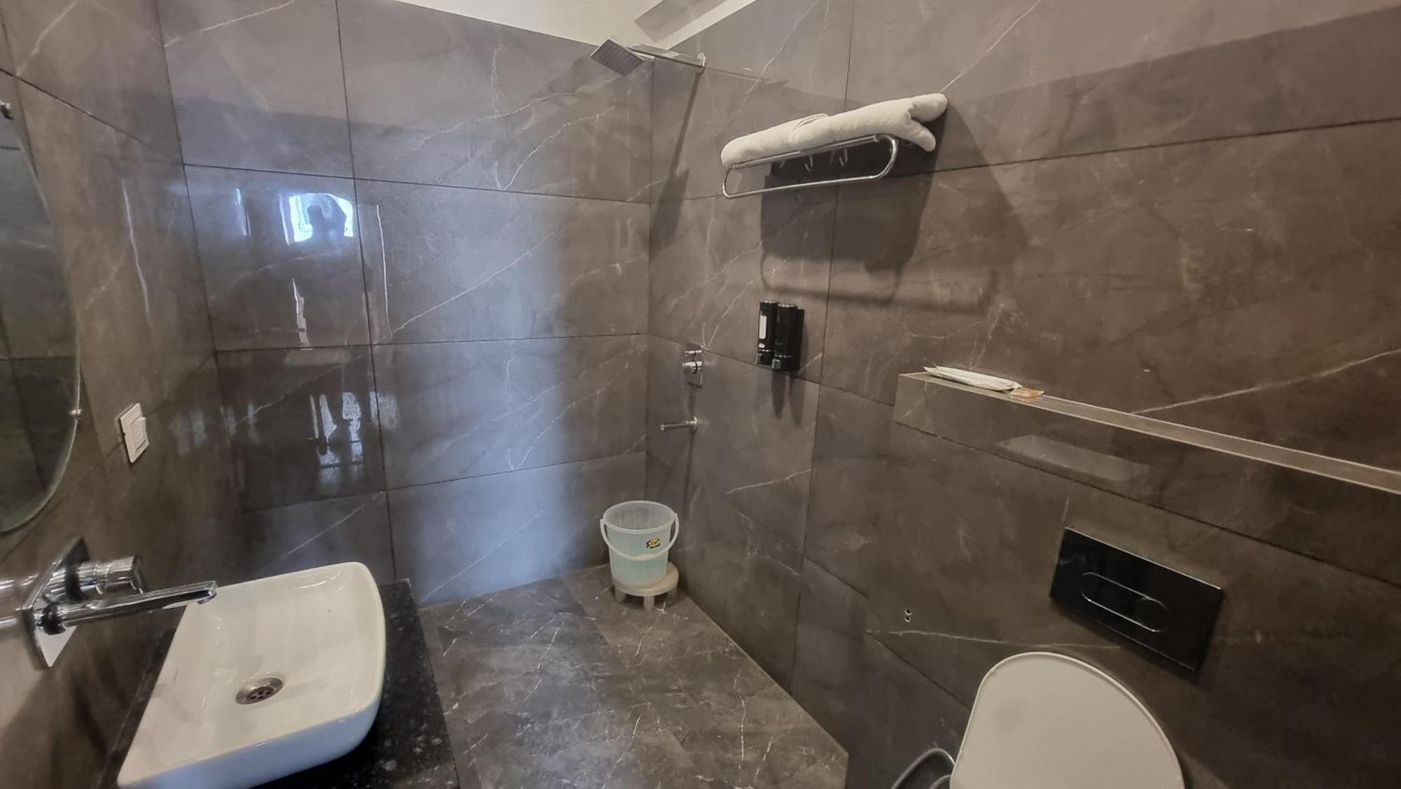 Praana Wellness Resort By Around Stays Rishīkesh Exteriör bild